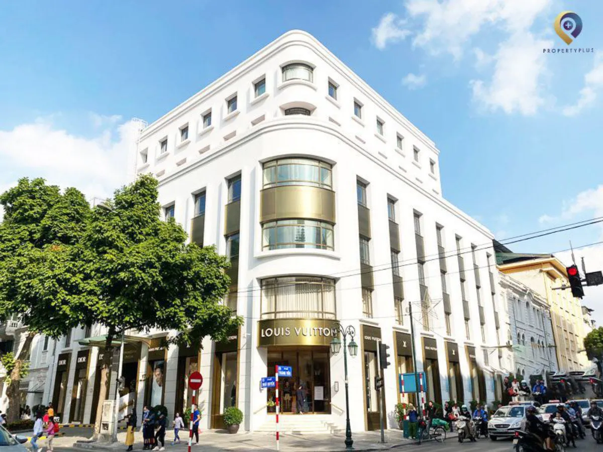Toàn cảnh tòa nhà International Centre nhìn từ góc phố Ngô Quyền.